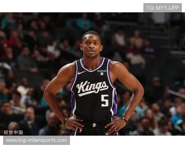 国王福克斯全场压制对手，突破与分球频频得分：速度与视野的华丽演出